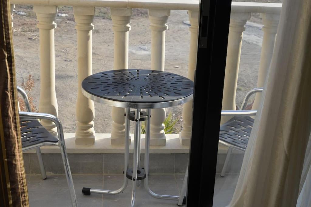 Isabella Court Townhouse Near Venus Beach And Lidl Paphos ภายนอก รูปภาพ
