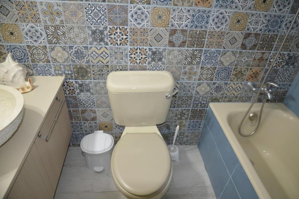 Isabella Court Townhouse Near Venus Beach And Lidl Paphos ภายนอก รูปภาพ