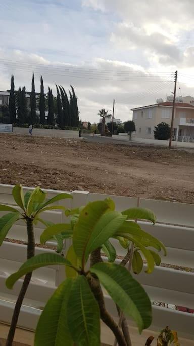 Isabella Court Townhouse Near Venus Beach And Lidl Paphos ภายนอก รูปภาพ